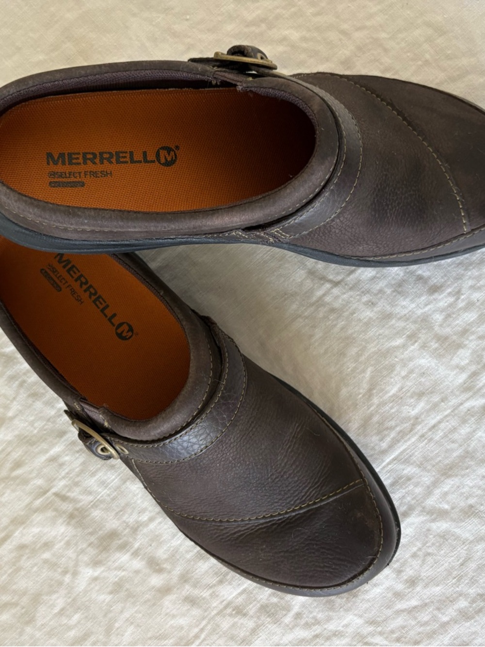 Merrell size 8 Women’s Dark Brown Leather Slip-On Loafers with Buckle